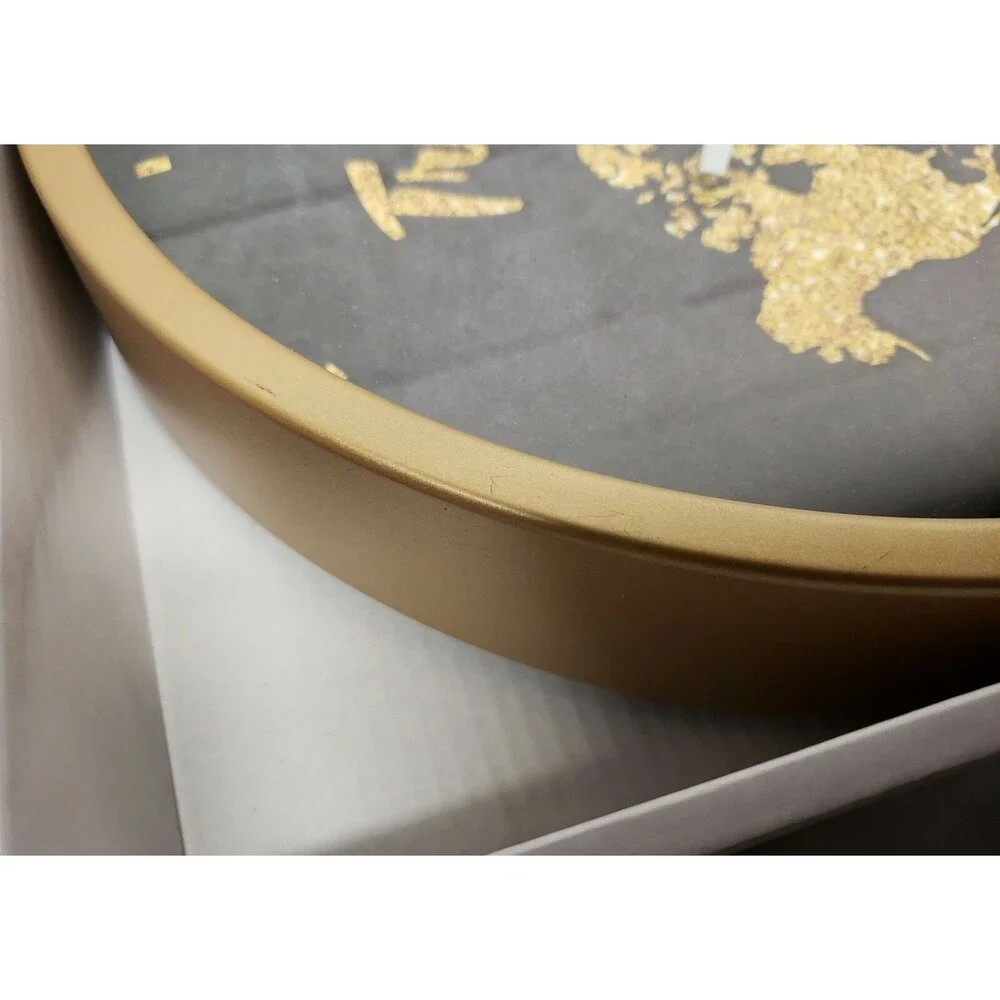 Pinner Clock Company selling plastic